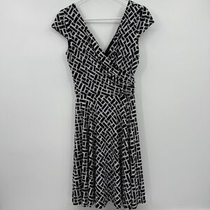 White House Black Market Dress Women 2 NEW Black White Stretch Wrap Cap Sleeve